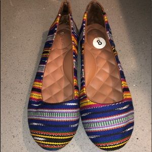Colorful woven flats